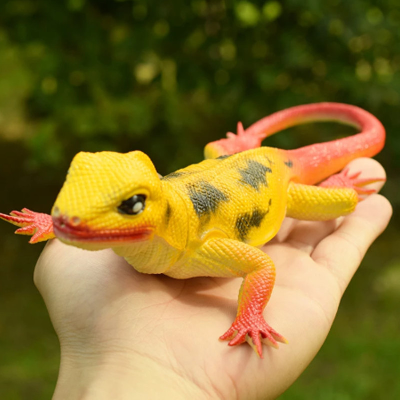 Realistic Rubber Lizard Prank Toy – Lifelike Reptile Gag Gift for Garden & Party