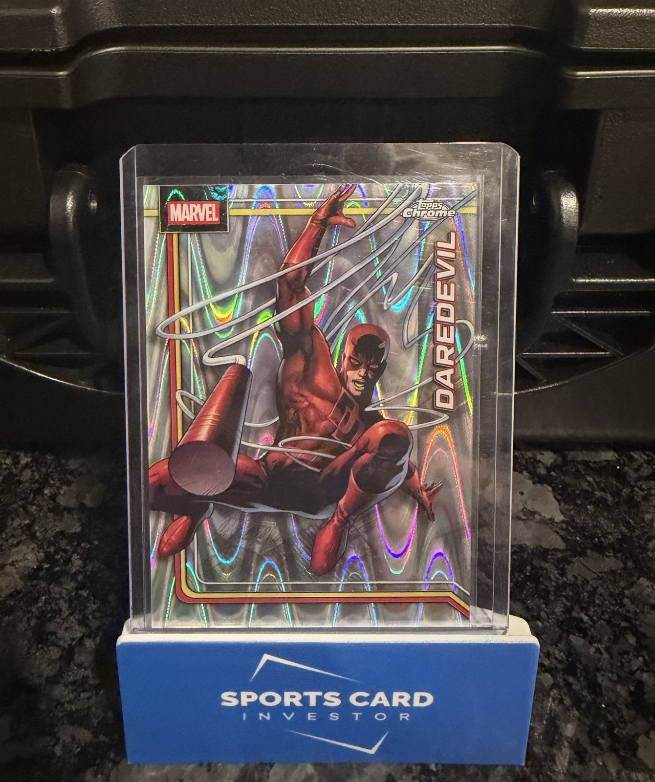 2026 Topps Chrome Marvel Daredevil Raywave Refractor #025 Hell’s Kitchen