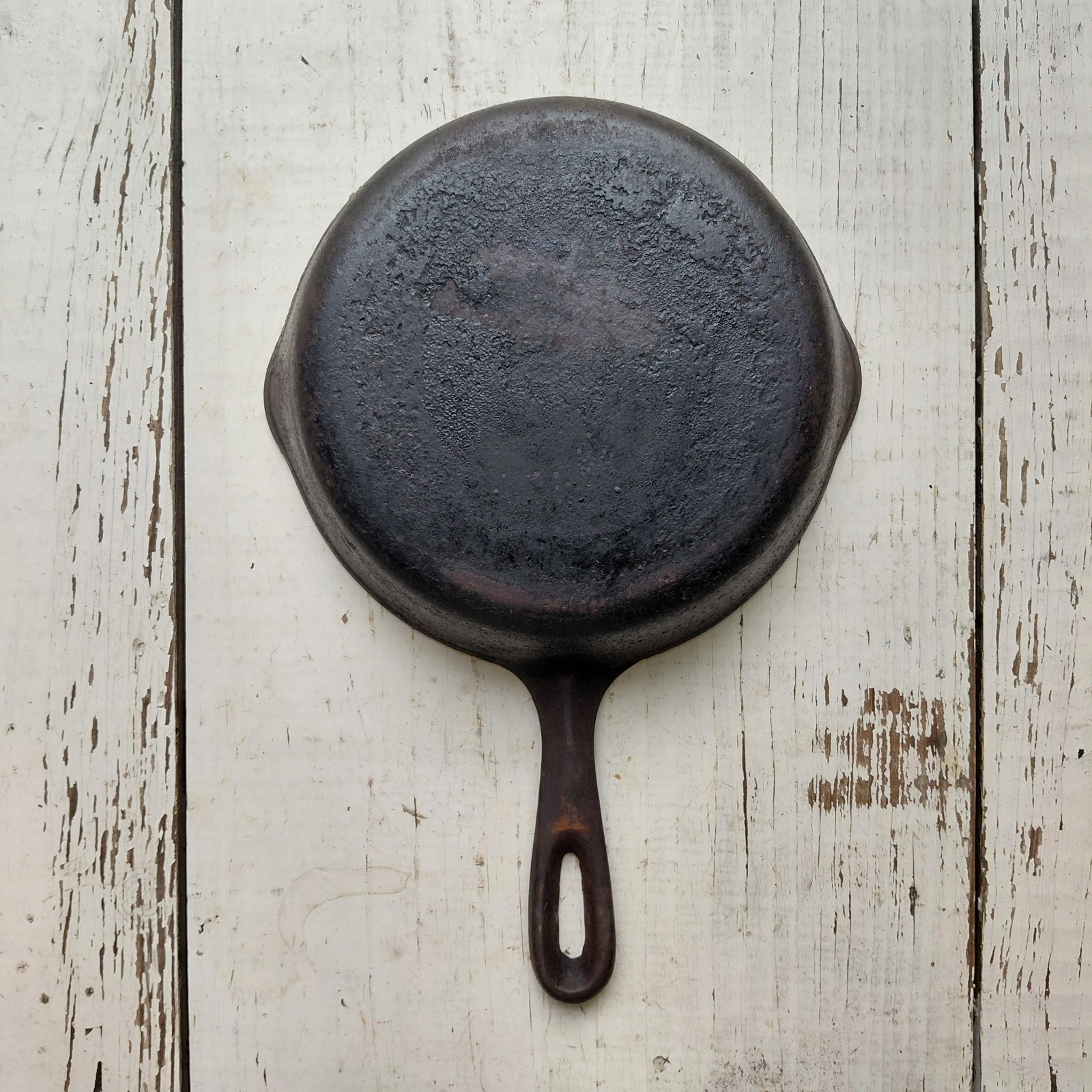 Vintage Unmarked Wagner Ware No. 5 Cast Iron Skillet 8½” Smooth Bottom Sits Flat