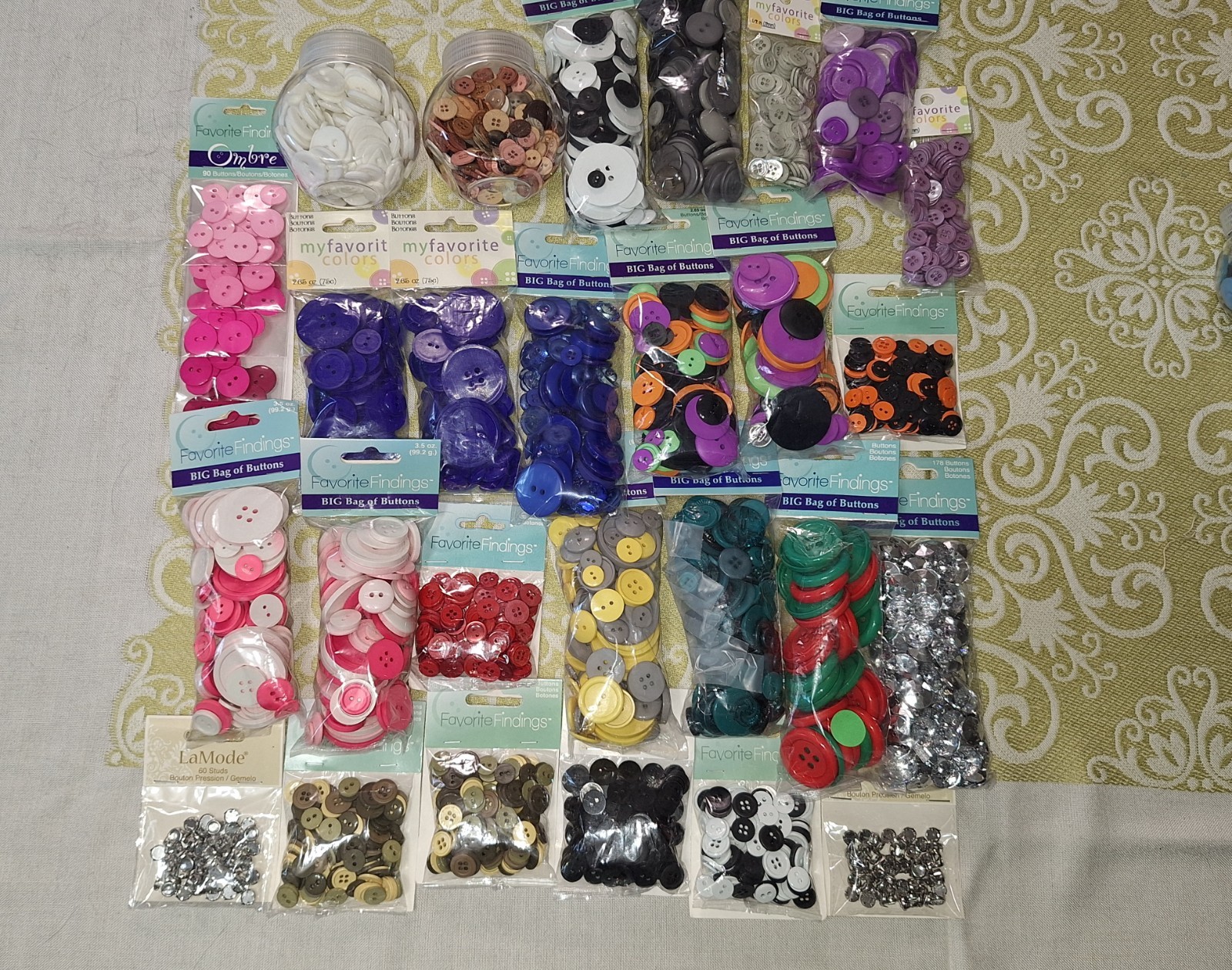 mixed button lot