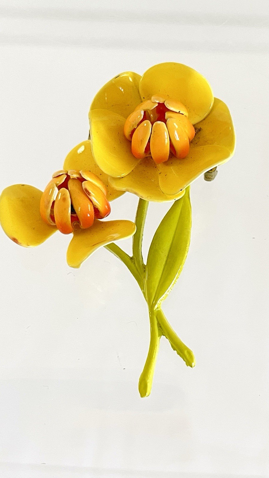 VTG 1960s Retro MOD Daisy Orange Yellow Enamel Flower Stem Brooch Pin Fashion
