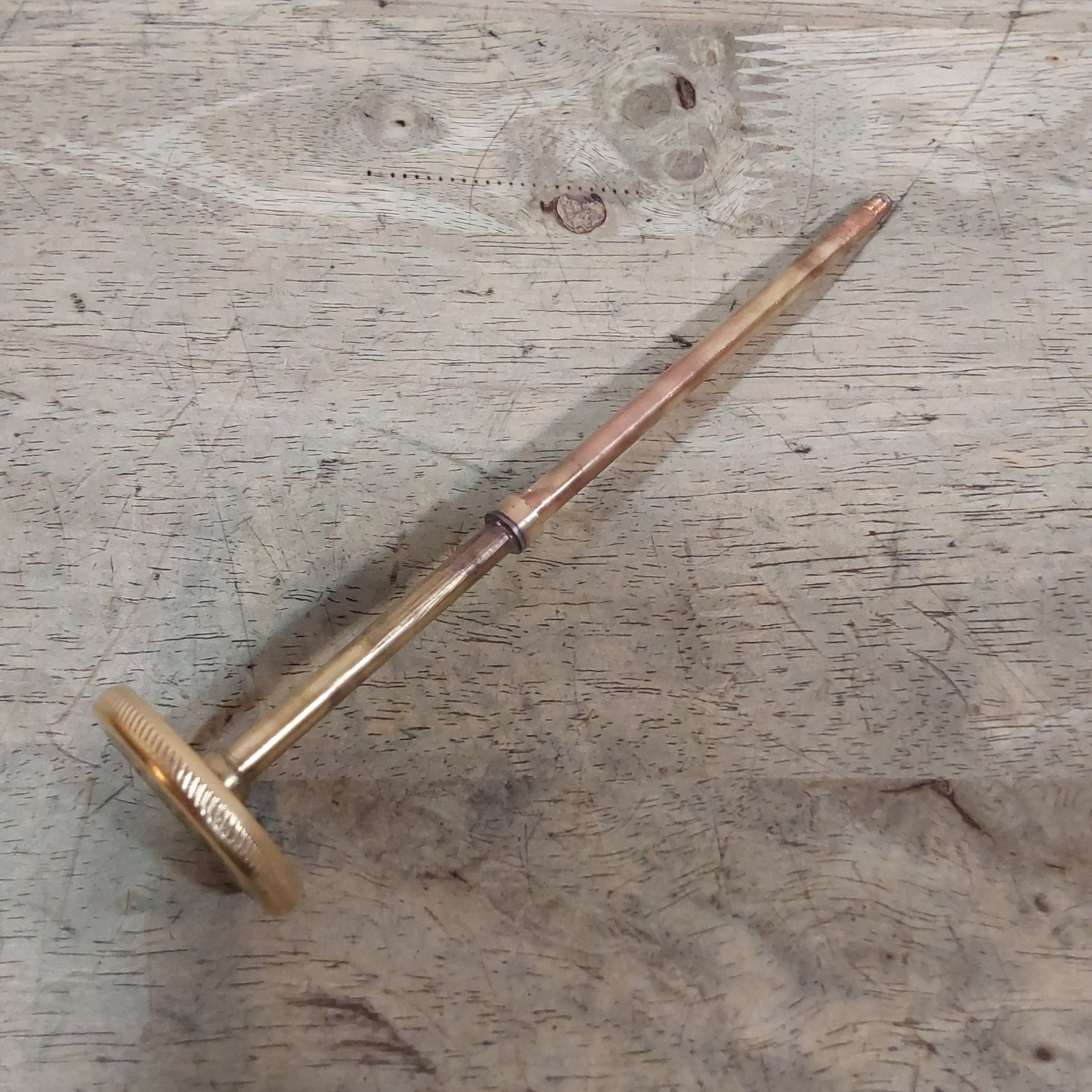 Perfection 500 Oil Heater Burner – Wick Raiser Knob – No Gears – Brass