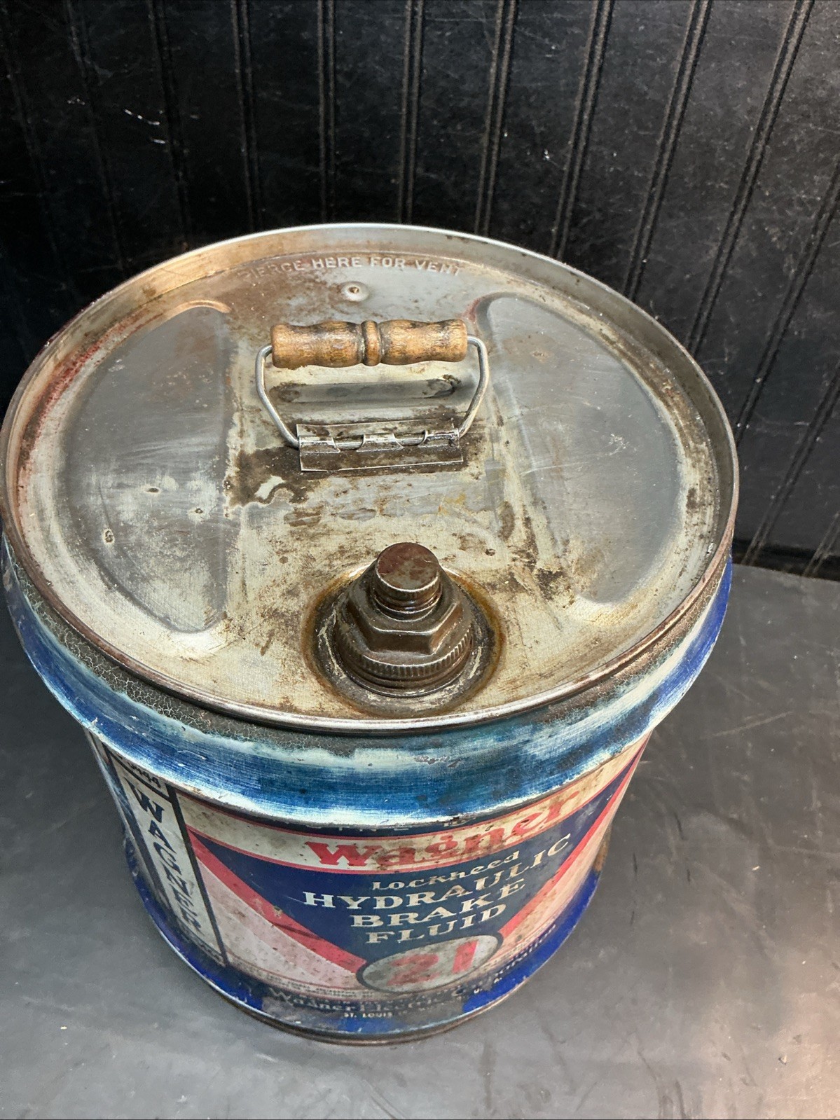 Vintage Wagner Electric Lockheed Hydraulic Brake Fluid 21 Five Gallon Can 1949