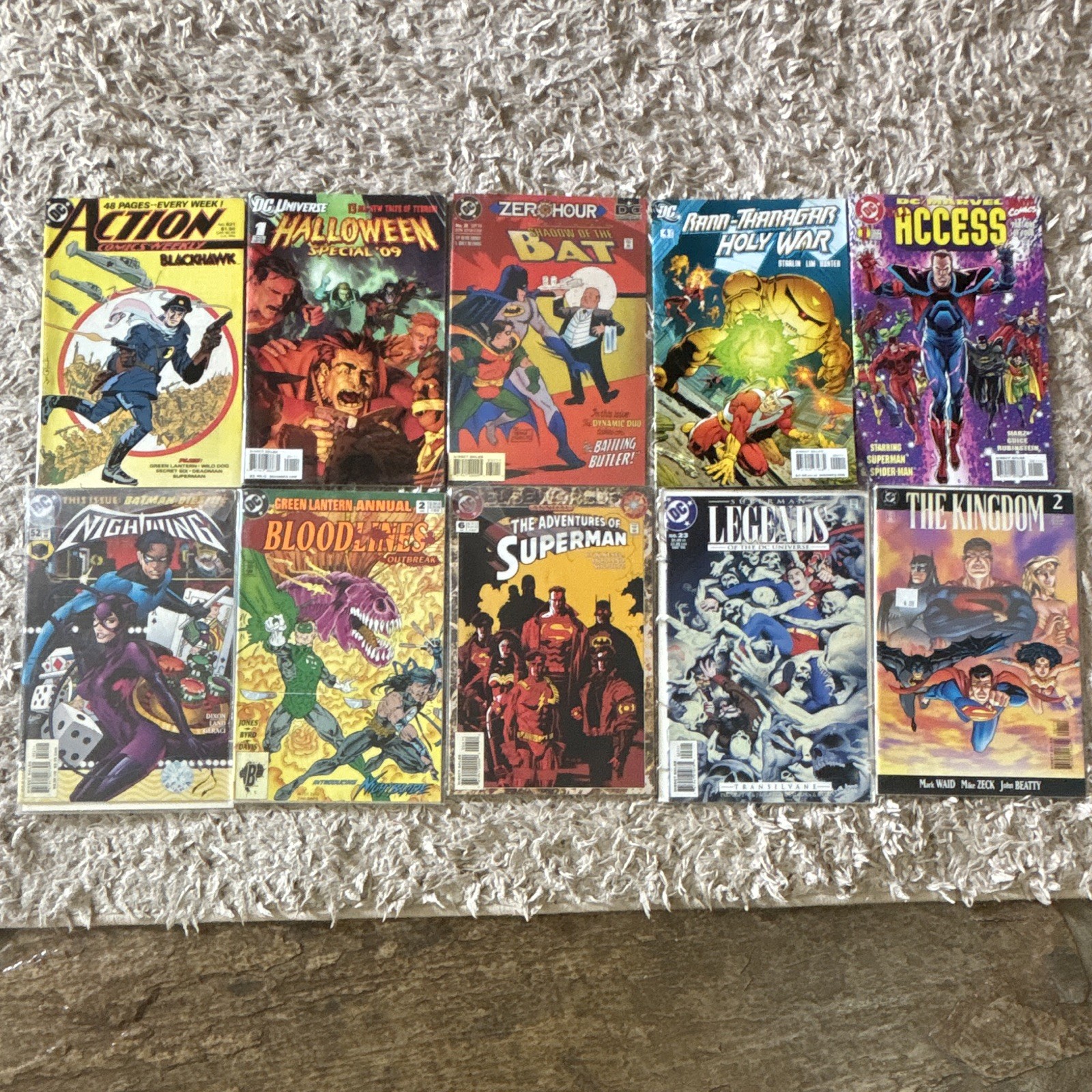 DC Comics Mixed Lot 10 Batman Superman Nightwing Robin Green Lantern DC Universe