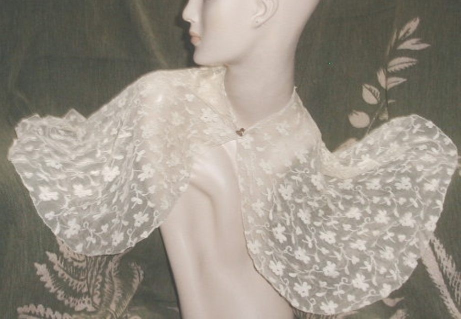 Large Wide Antique Edwardian Lace Bertha Collar, from Gown, Cream Embroidered VG