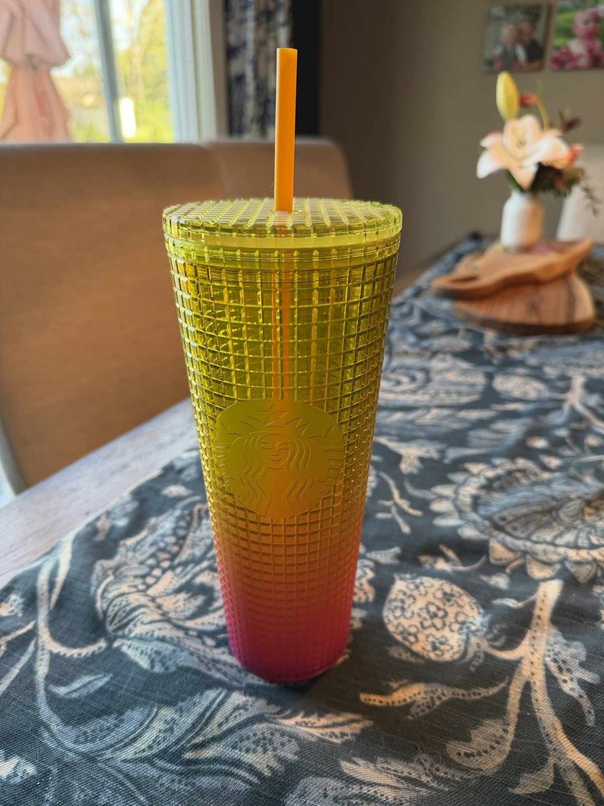 Starbucks Venti 2022 Tumbler Lemon Yellow Pink Gradient Ombre Grid 24oz