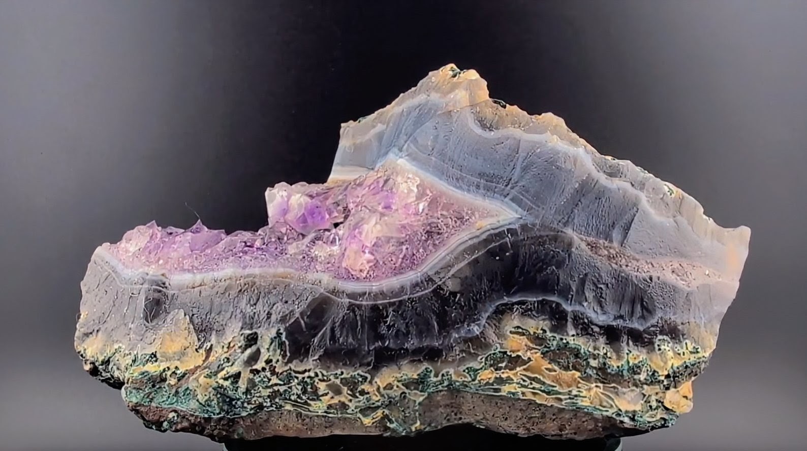 Banded Amethyst & Chalcedony, Malachite/Chrysocolla Matrix– 0.94 kg – Mexico