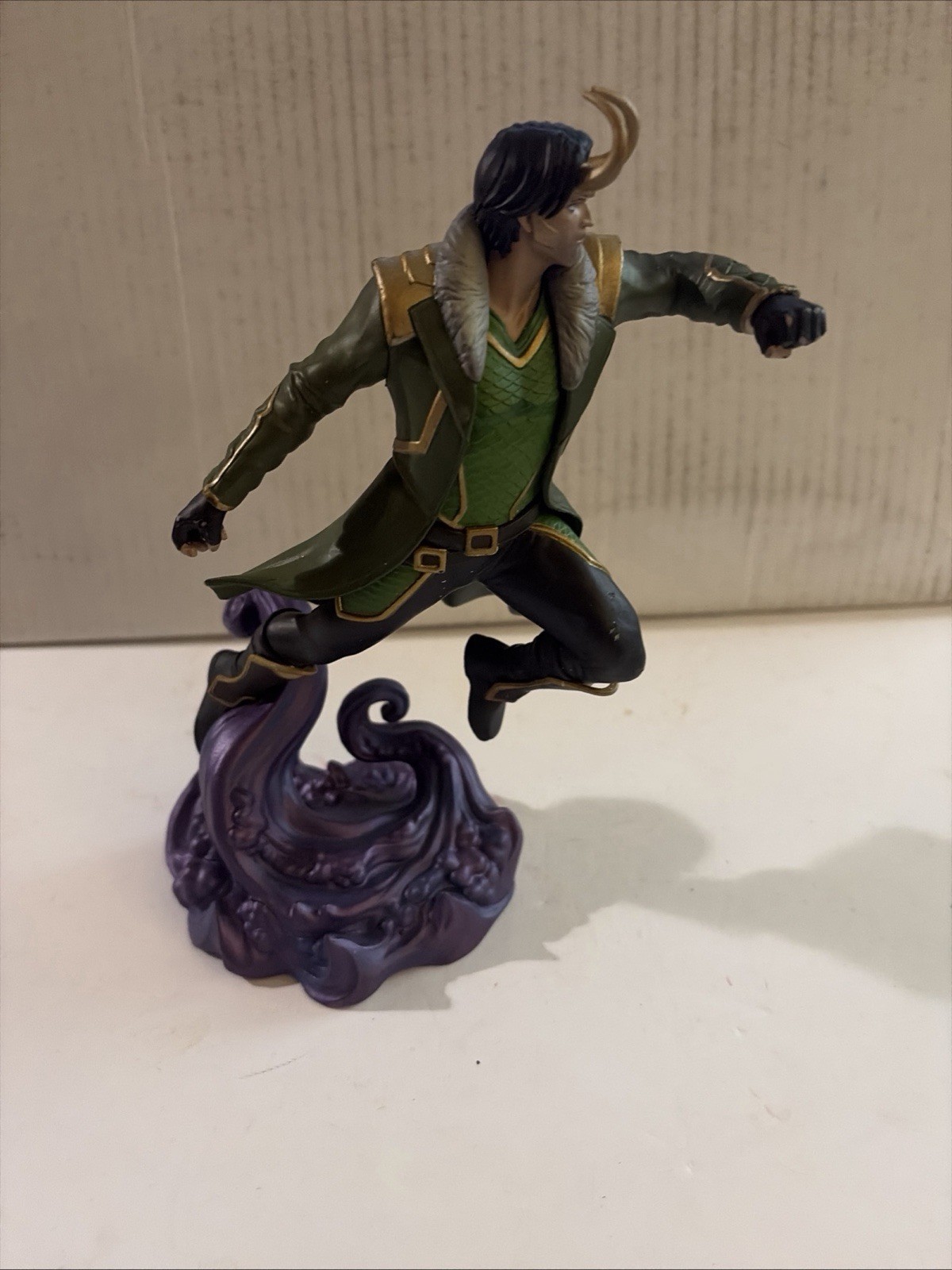 Loki Marvel 8 Inch Statue No Shaft Green And Purple