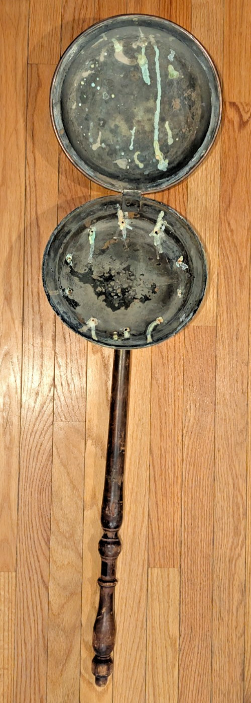 Antique Copper Bed Warmer Pan with Turned Wood Handle | Rustic Farmhouse Decor