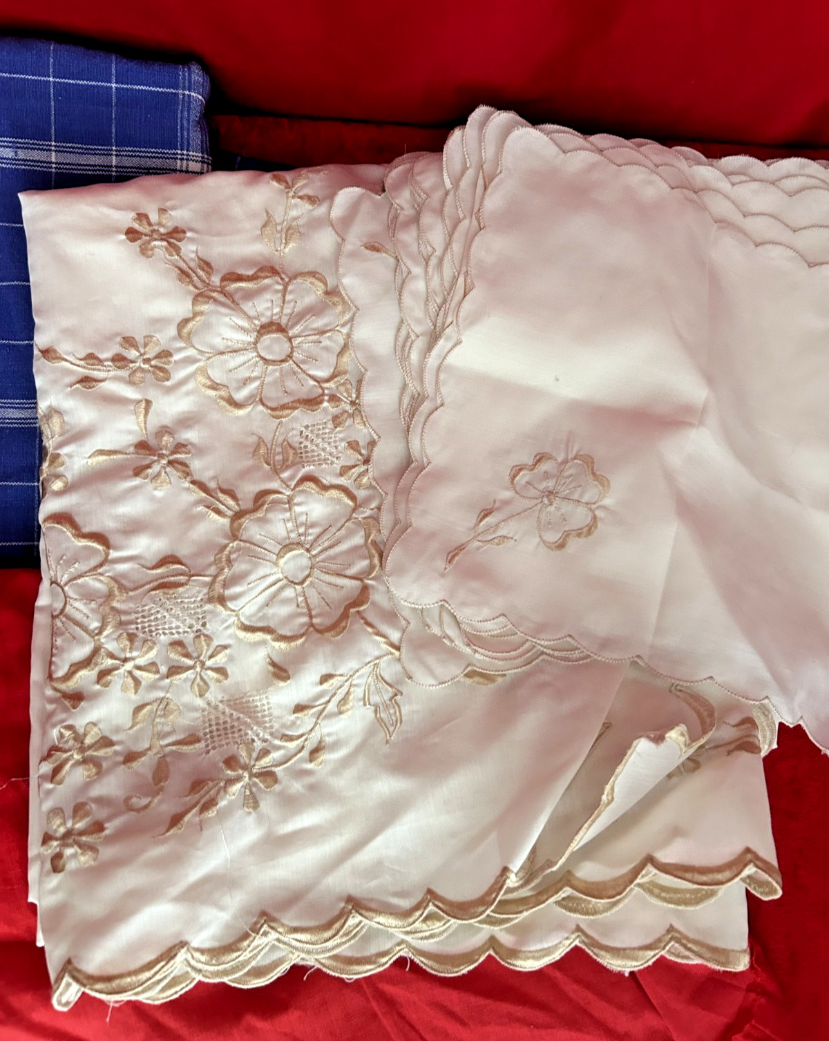 Table Linen Lot – Tablecloths Napkins Placemats Runner Vintage-Current