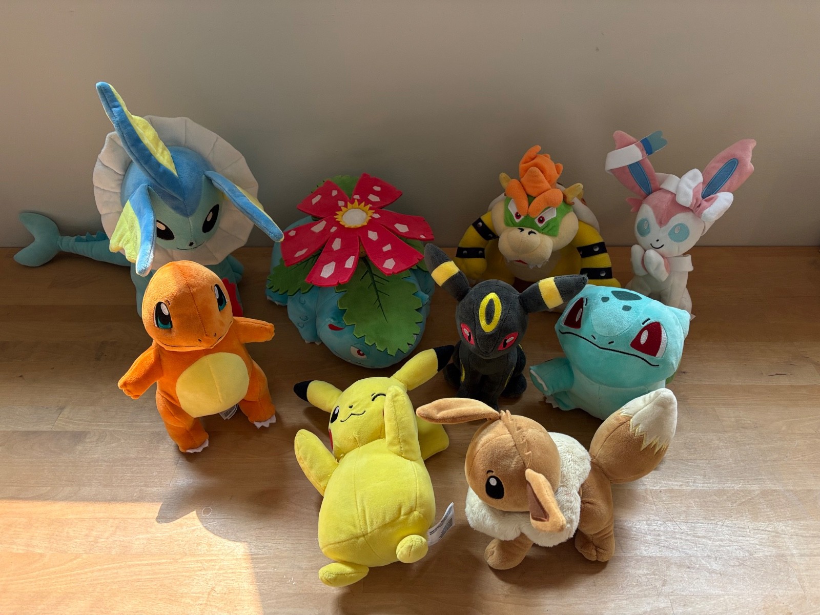 9 Plush lot Pokemon Bulbasaur Pikachu Vaporeon Venusaur Sylveon Eevee Umbreon ++