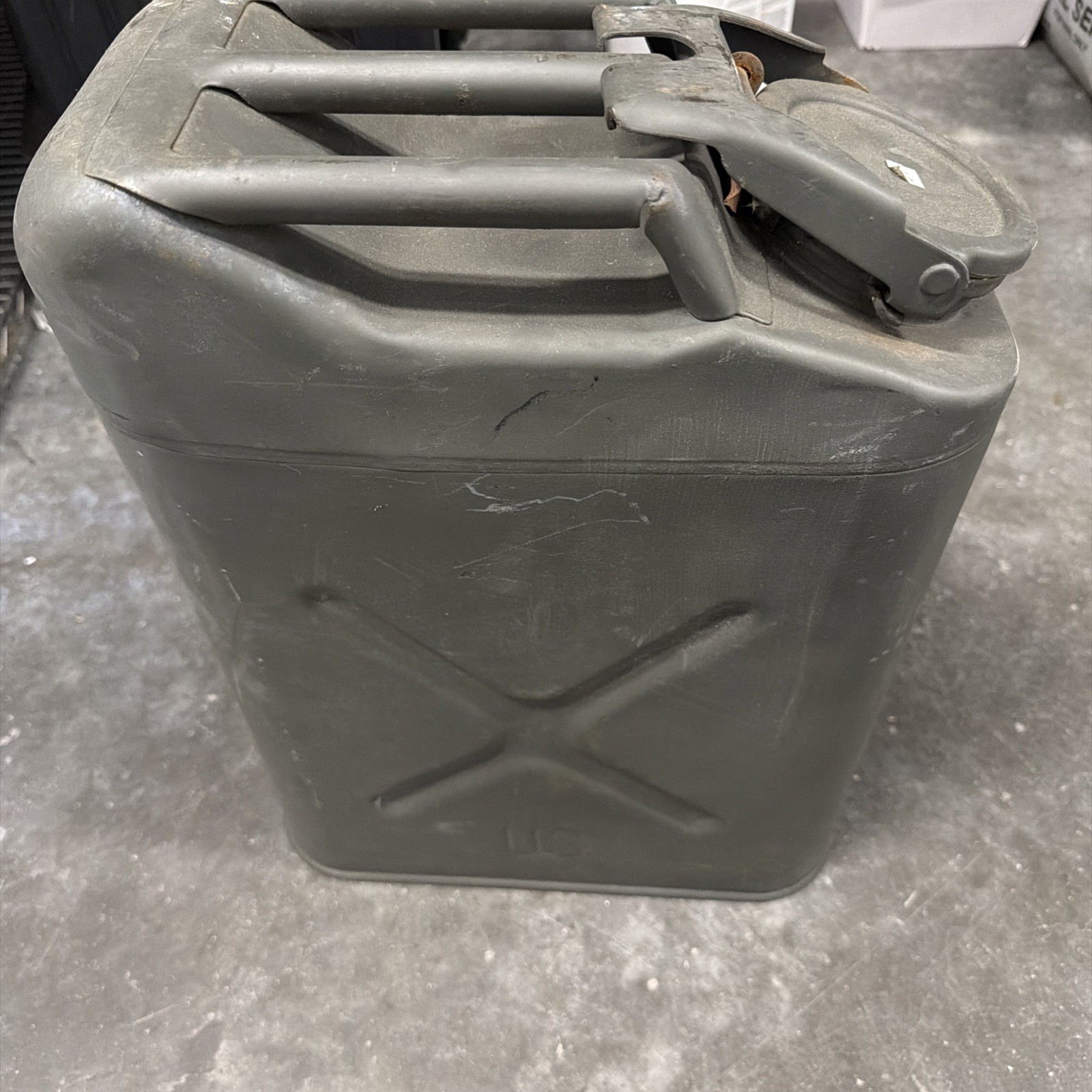 VINTAGE USMC US MILITARY JERRY CAN CONTAINER – c. 1979 – WWII STYL. Great Condi