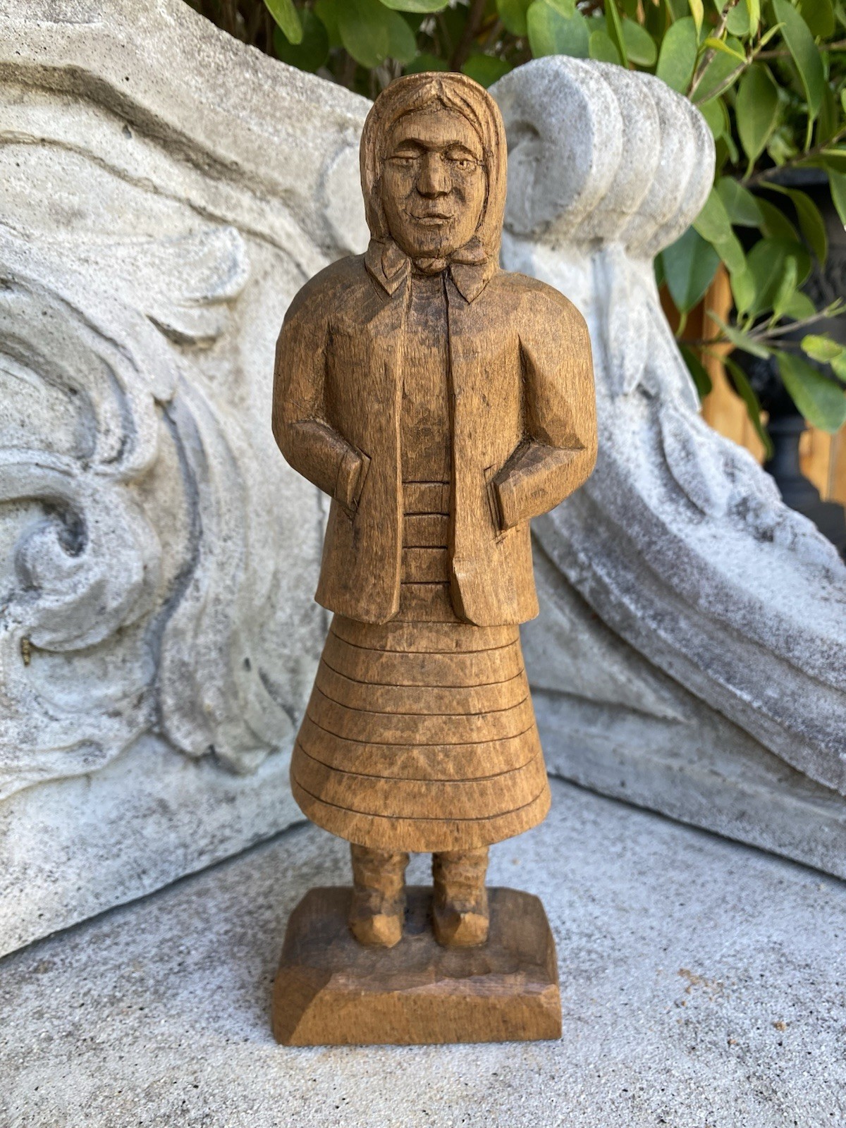 Hand‑Carved Wooden Figurine – 9” Folk Art Sculpture, ROMANIA Style
