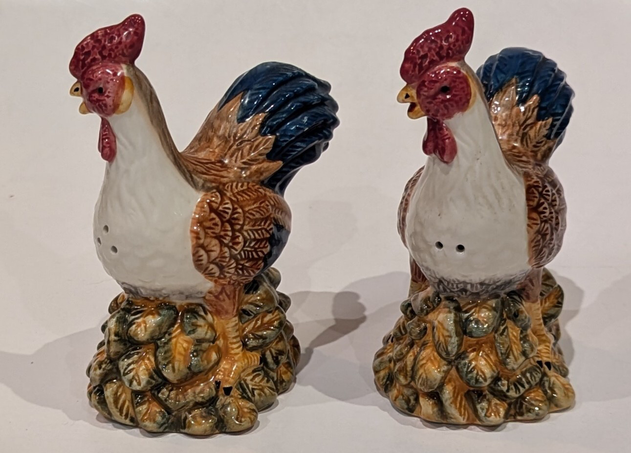 Chicken Rooster Salt Pepper Shaker Set Ceramic Farmhouse Trans-world 5″T Vintage