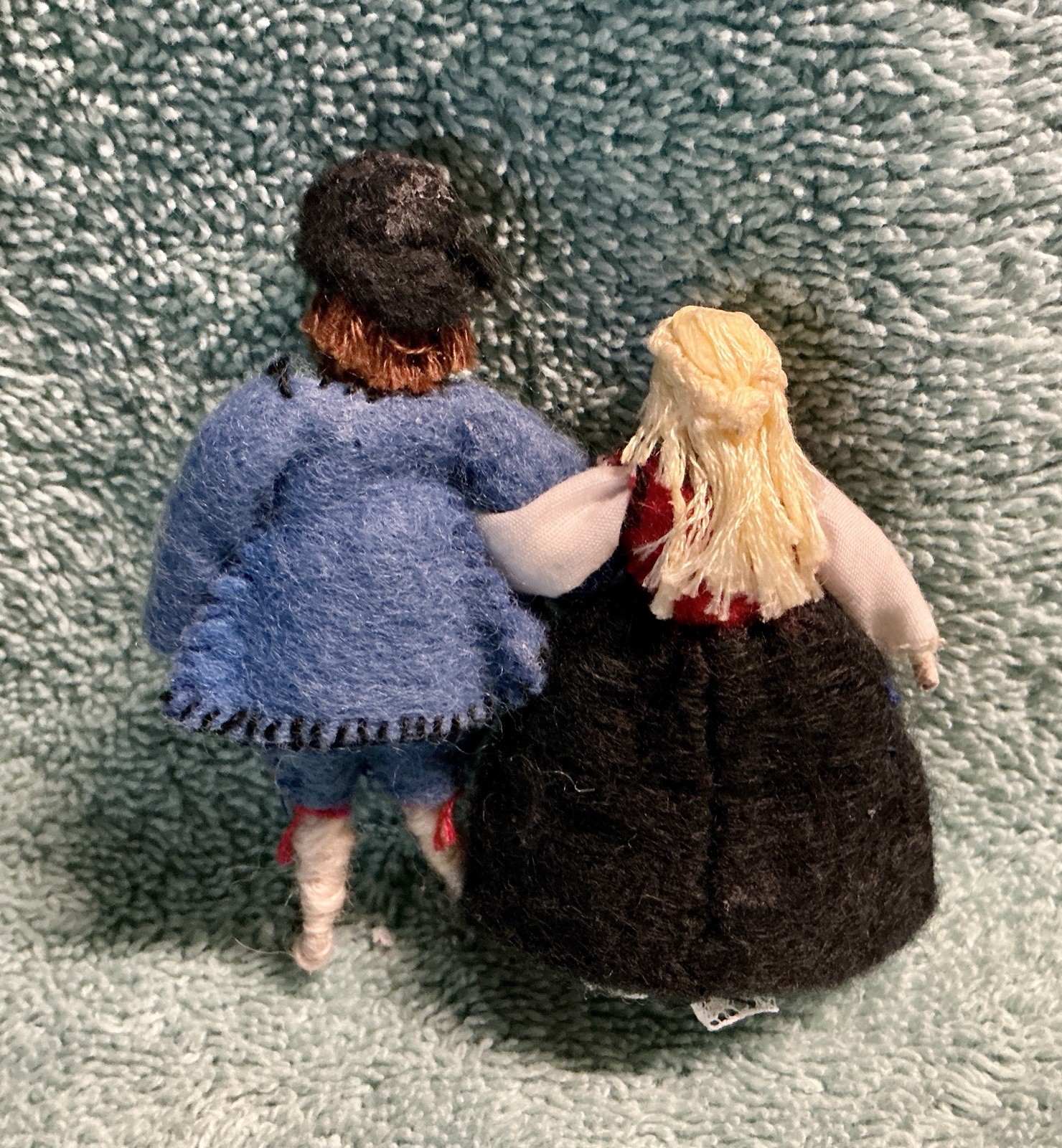 Vintage Handmade Felt Scandinavian Folk Costume String Dolls – Pair 3 Inches