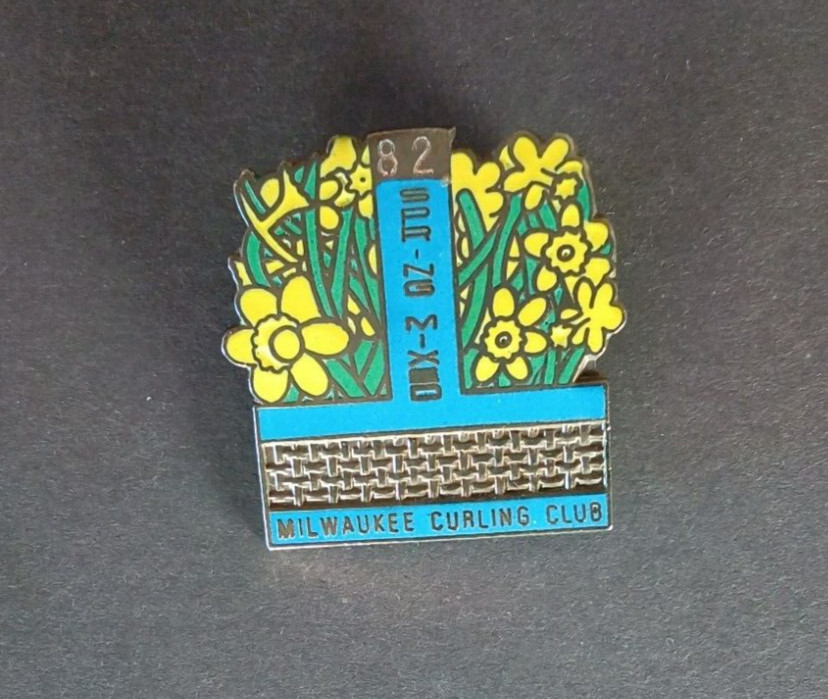 MILWAUKEE CURLING CLUB Pin ~ 1982 SPRING MIXED Vintage Wisconsin