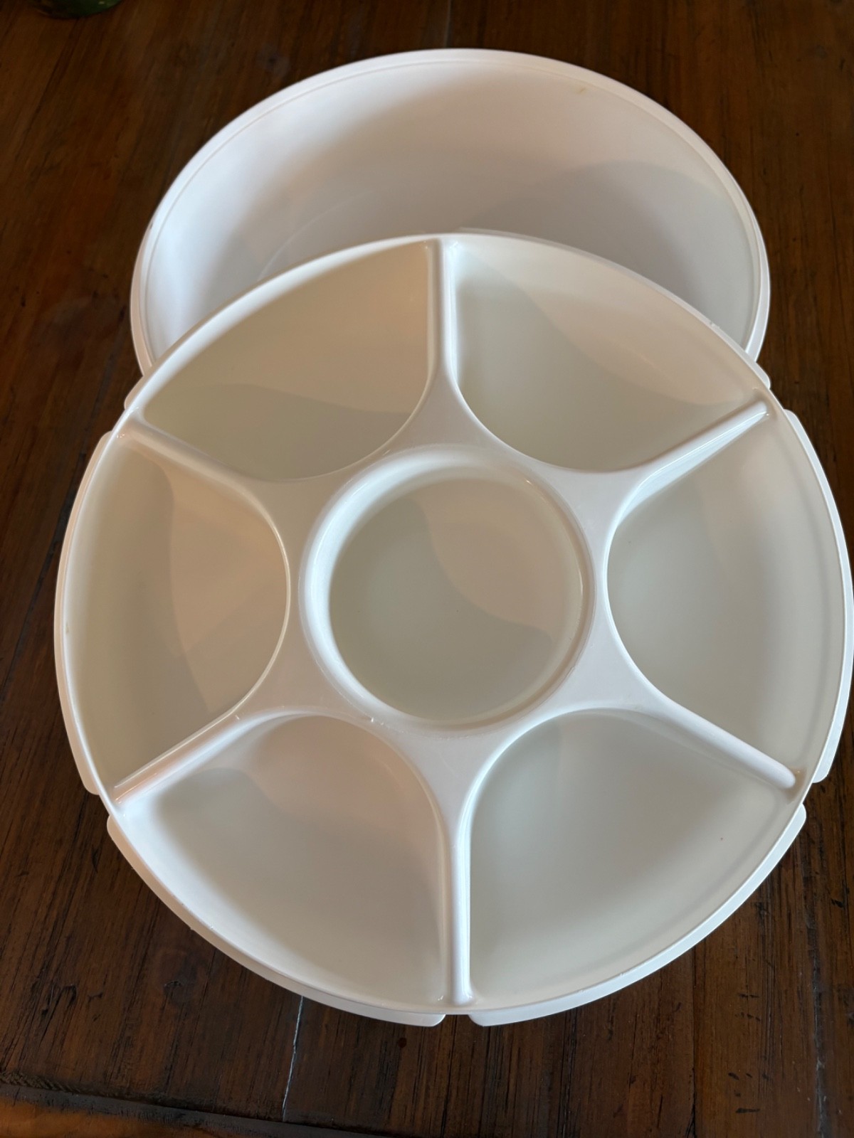Tupperware White Serving Center Divided Party Tray 6 Sections 2 Pc Veggie Fruit