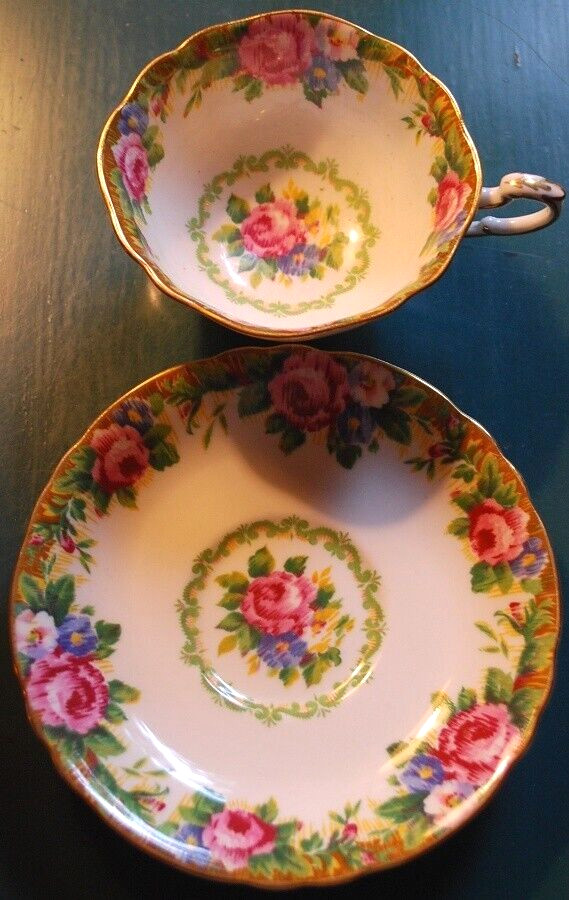 RARE Paragon England DOUBLE WARRANT Footed Teacup & Saucer TAPESTRY ROSE WHITE