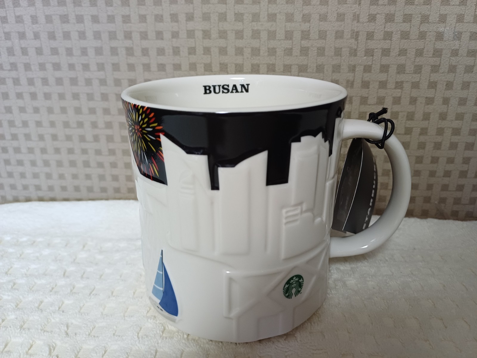 Starbucks City Mug Korea Busan Black Relief 473ml Rare Mug