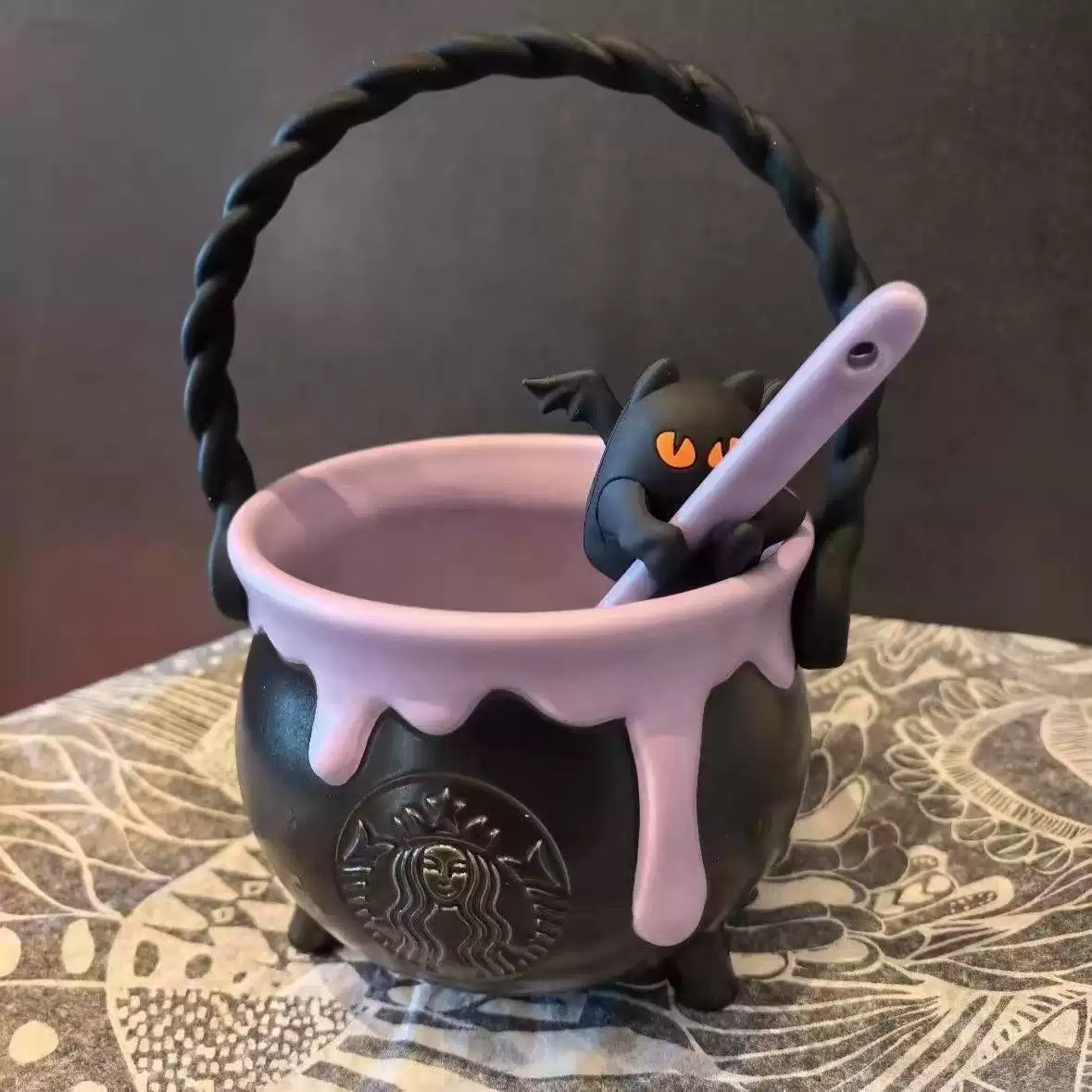 New China Starbucks 2025 Halloween Night Black Temp Change 12oz Ceramic Crucible