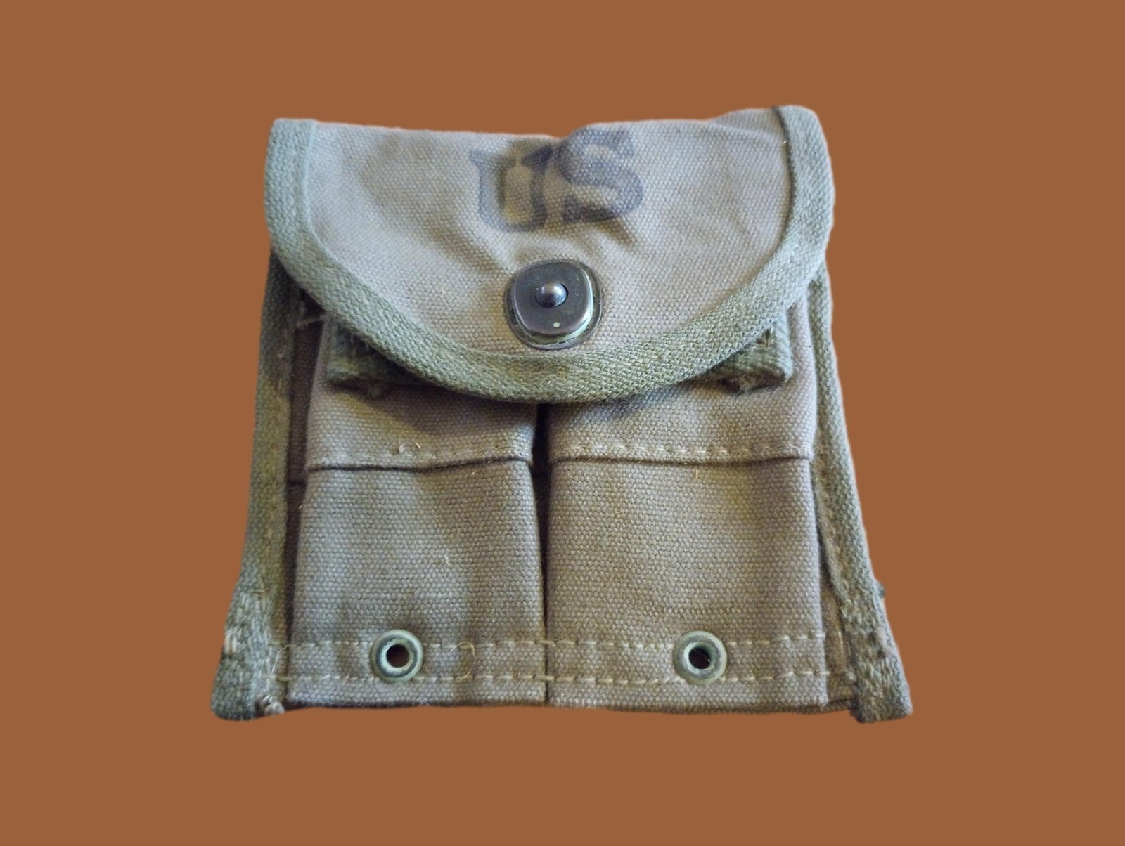 GENUINE U.S MILITARY ISSUE CARBINE 30 CALIBER CLIP POUCH DATED 1952 CANVAS