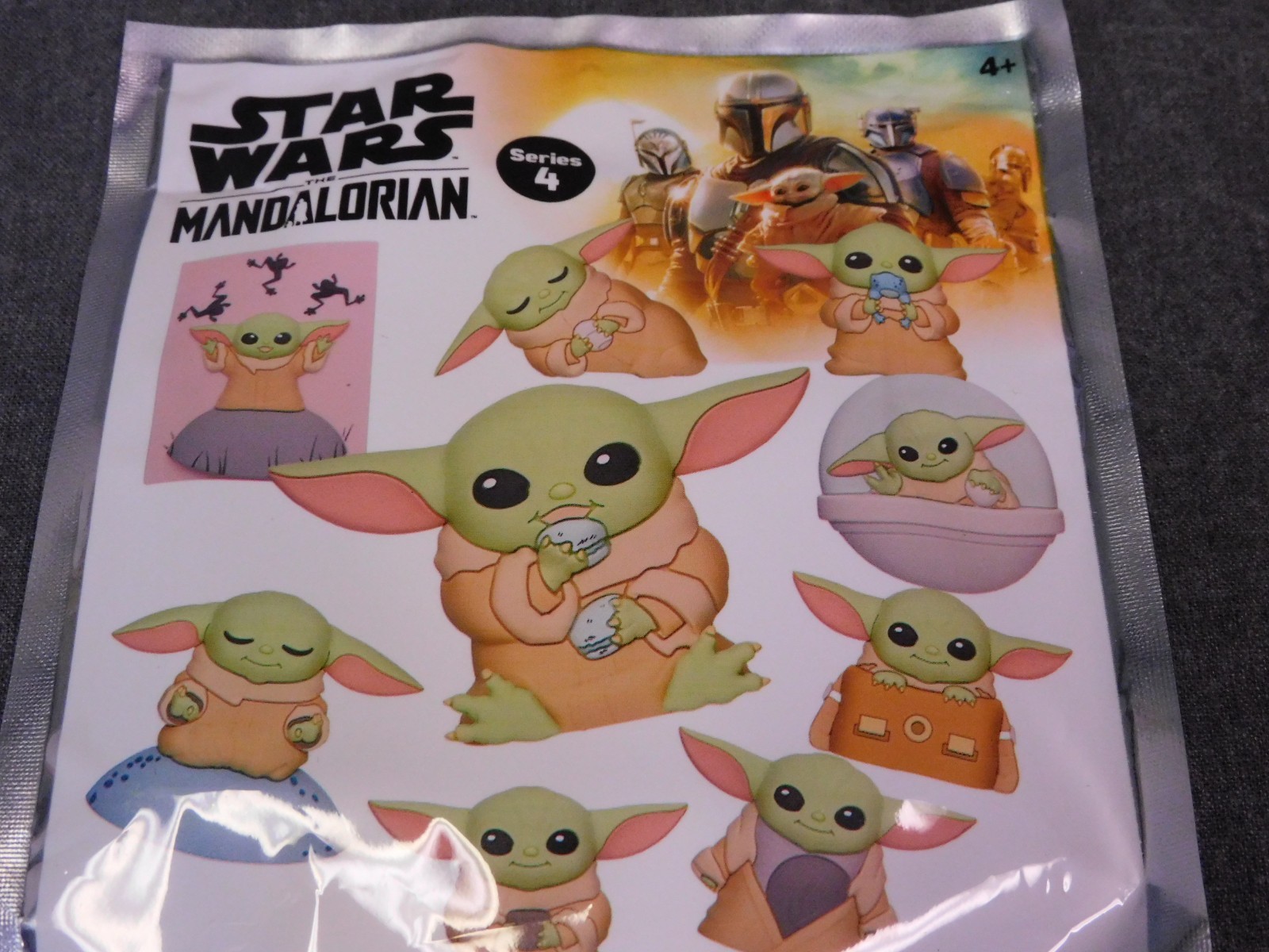 Grogu NEW * Using the Force Clip * Blind Bag Mandalorian Series 4 Key Monogram