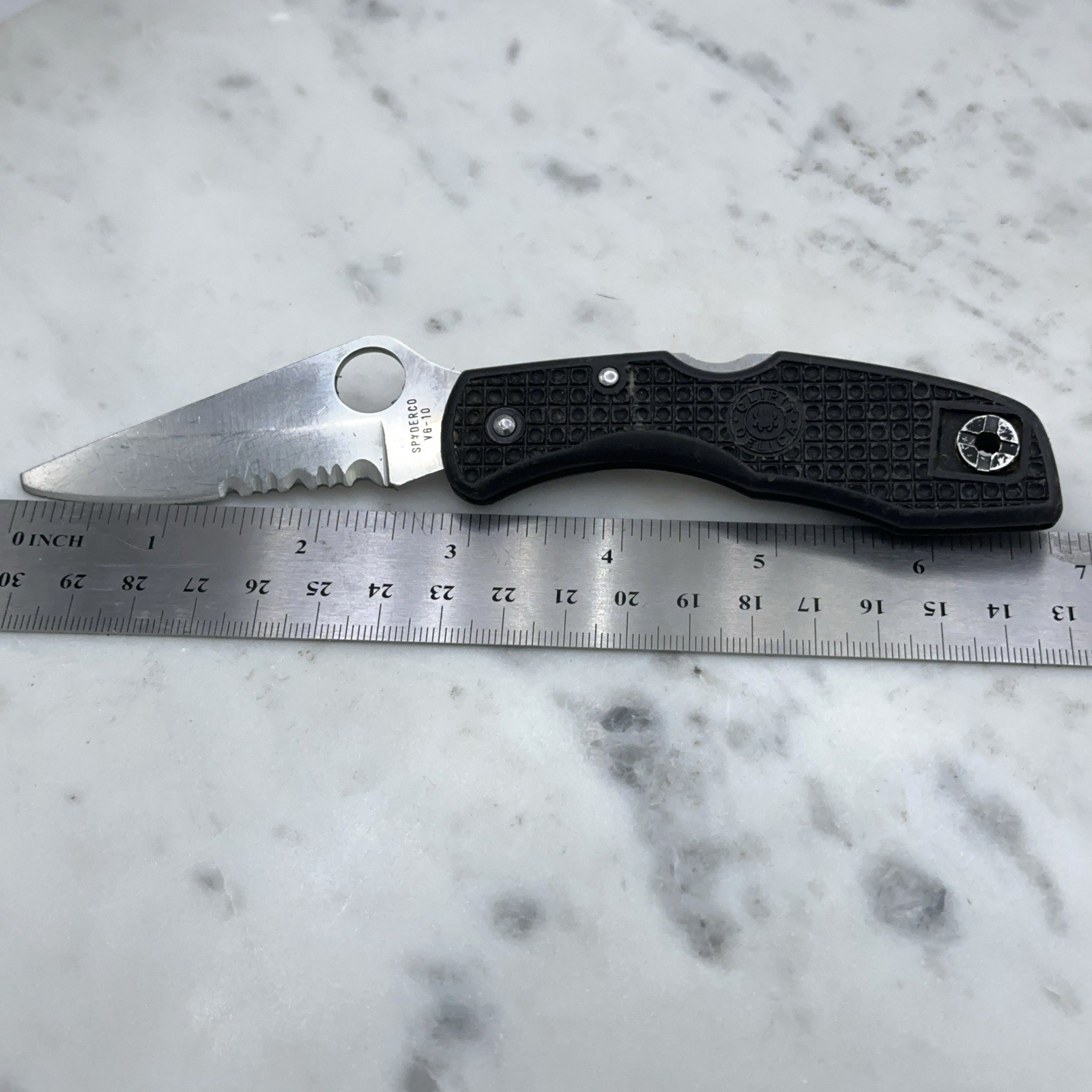 Spyderco Delica 4 VG-10 Combo Edge Black Folding Pocket Knife Seki Japan READ!
