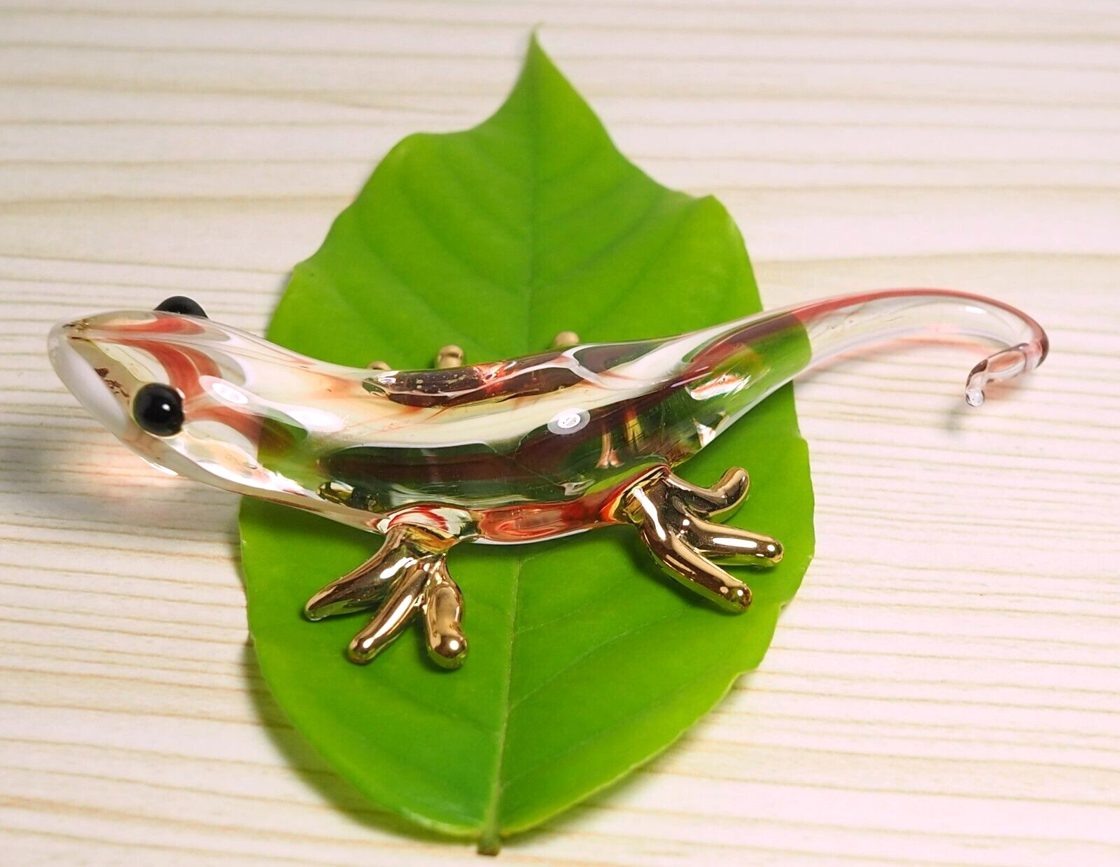 Maroon milk Lizard figurine hand blown Art Glass gold trim 4 inch decor – GIFT