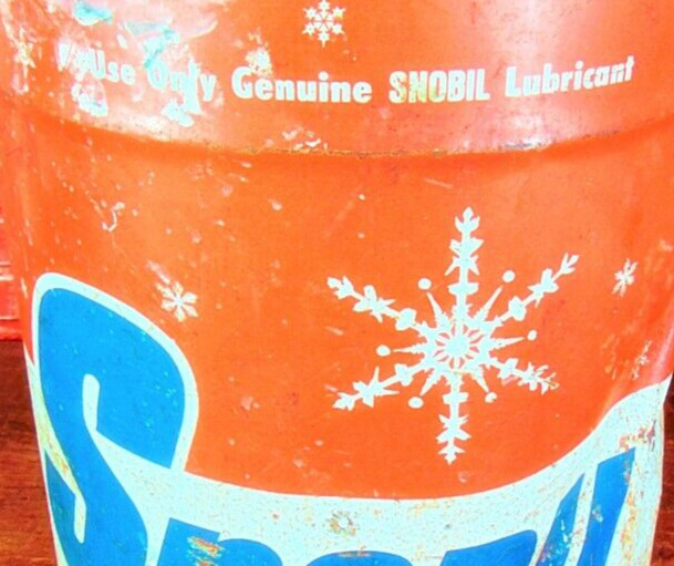 Vintage Snobil LeMans Gas Oil Mixture 6 Gal Can Tin Service Station/Garage/Shop