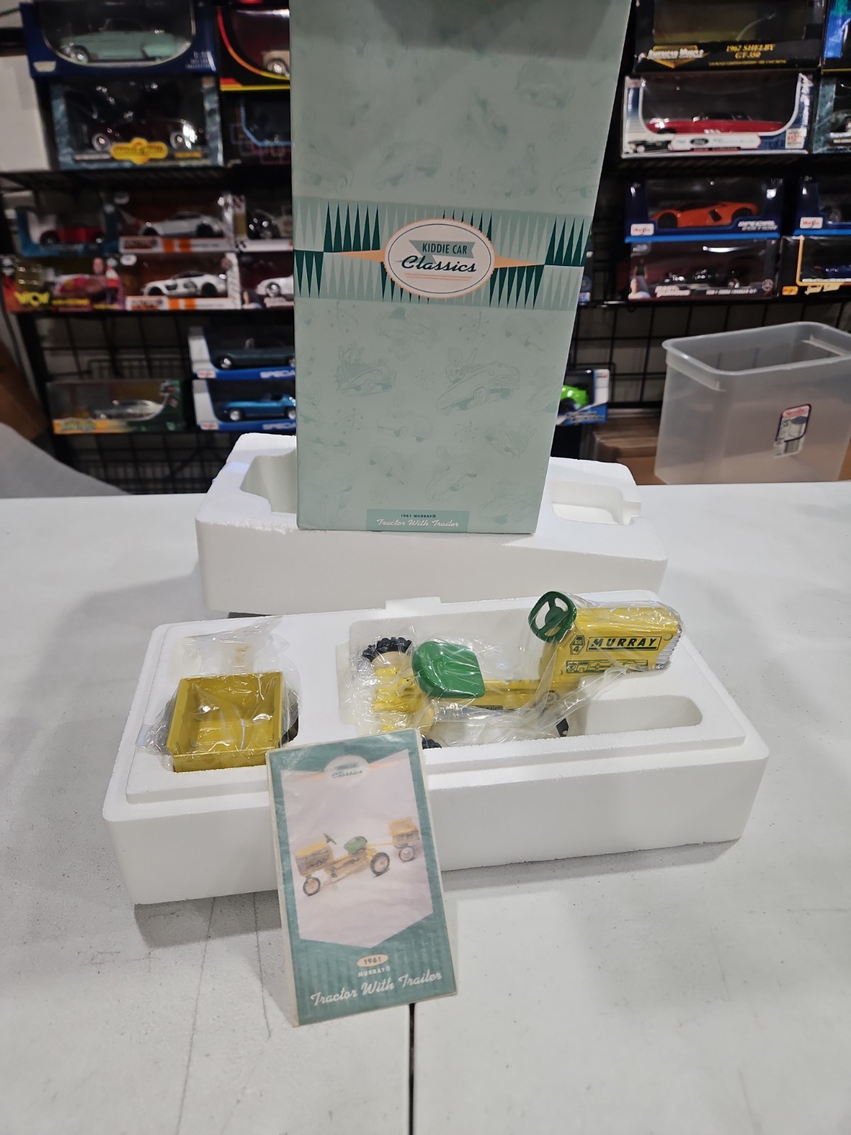 HALLMARK KIDDIE CAR CLASSICS – “1961 MURRAY TRACTOR WITH TRAILER” – 1996