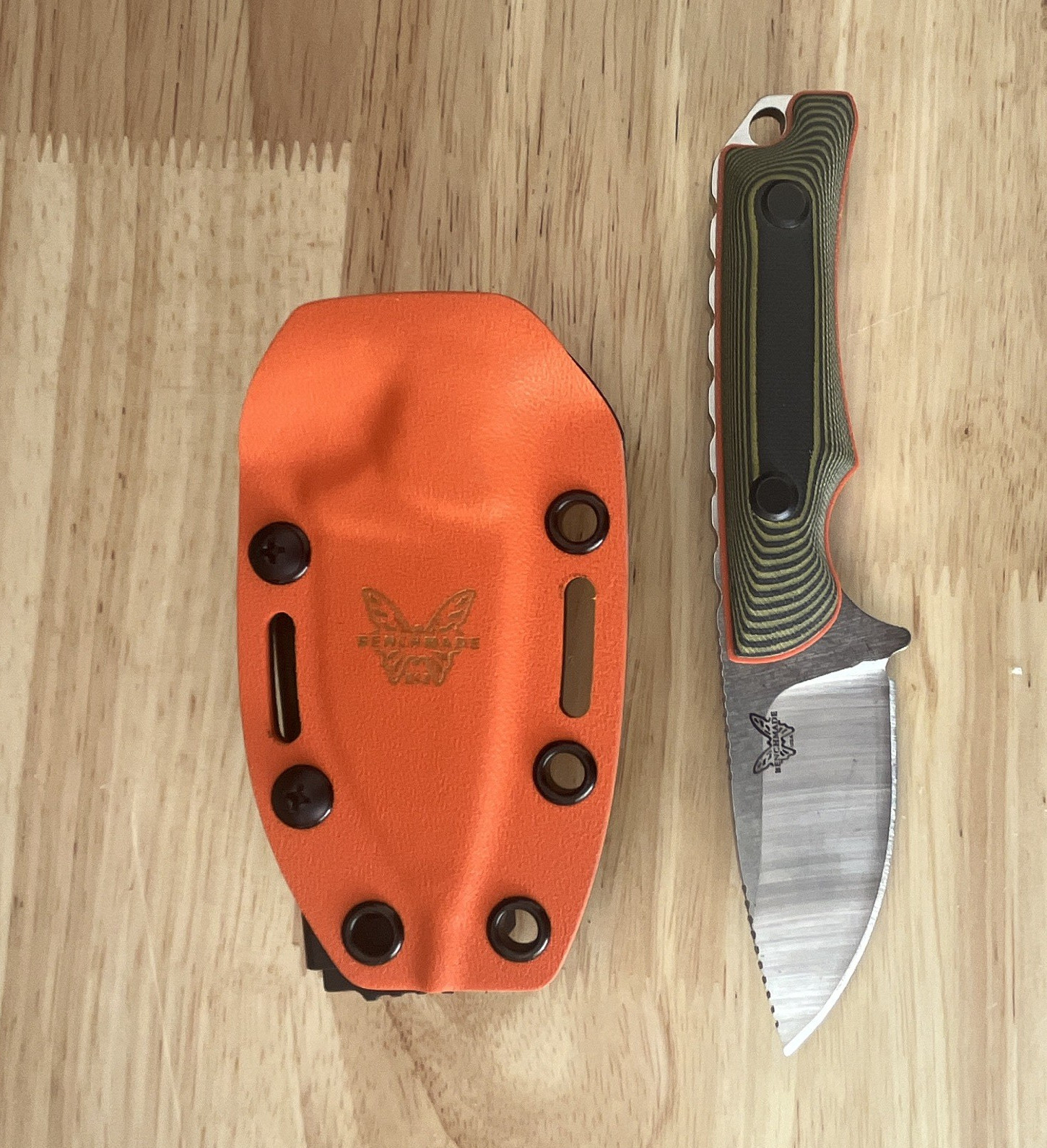 Benchmade EDC Fixed Blade Steel Drop Point Plain 2-3in G10, Sheath