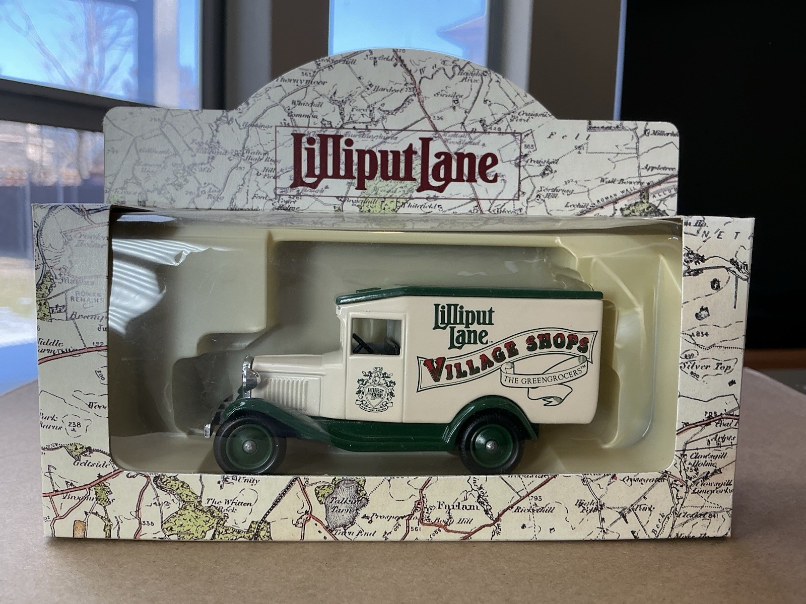 Lilliput Lane 1993 Truck “The Greengrocers” New In Box. Mint Condition