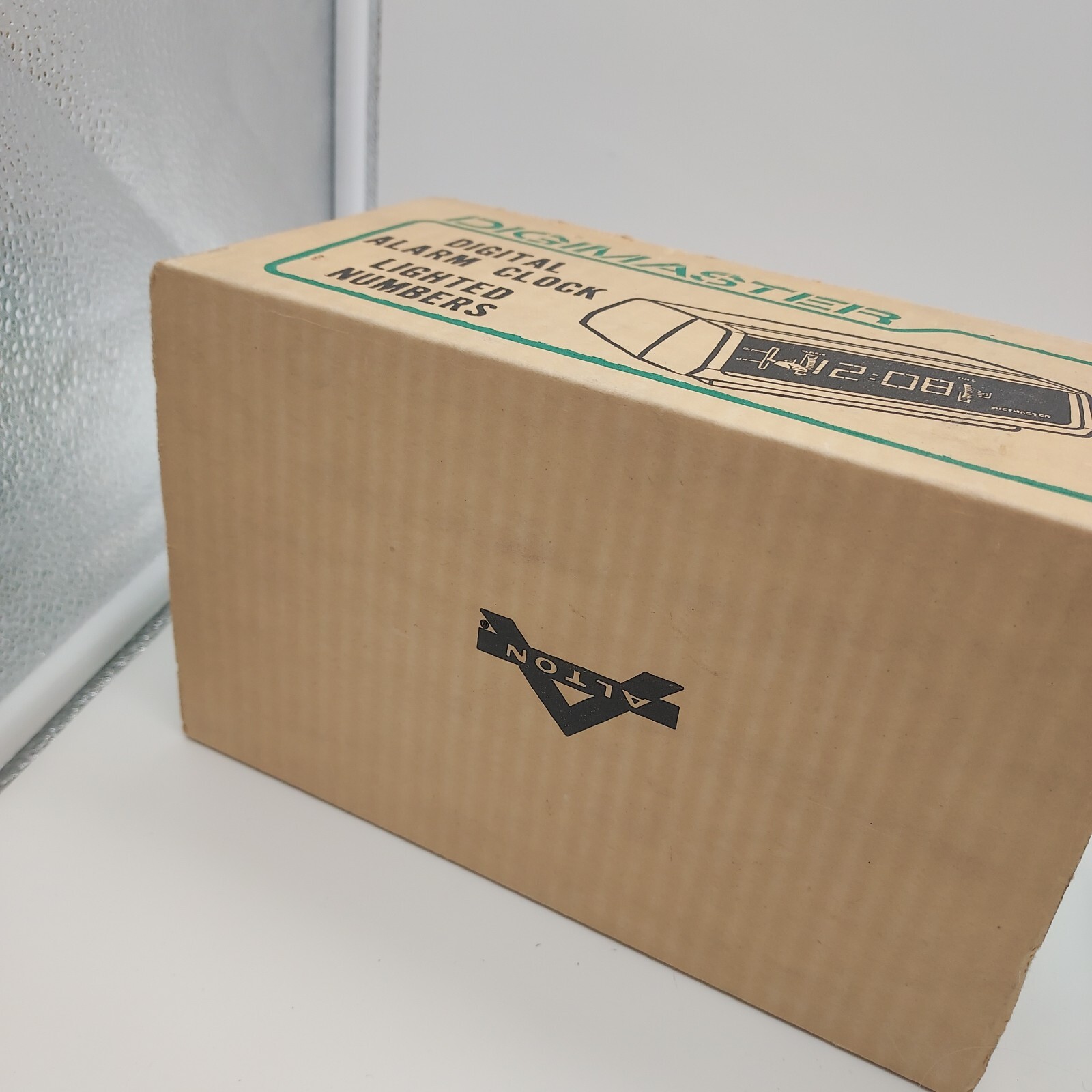 Vintage D401 Kendale Technology Corp DigiMaster Digital Alarm Clock In Box