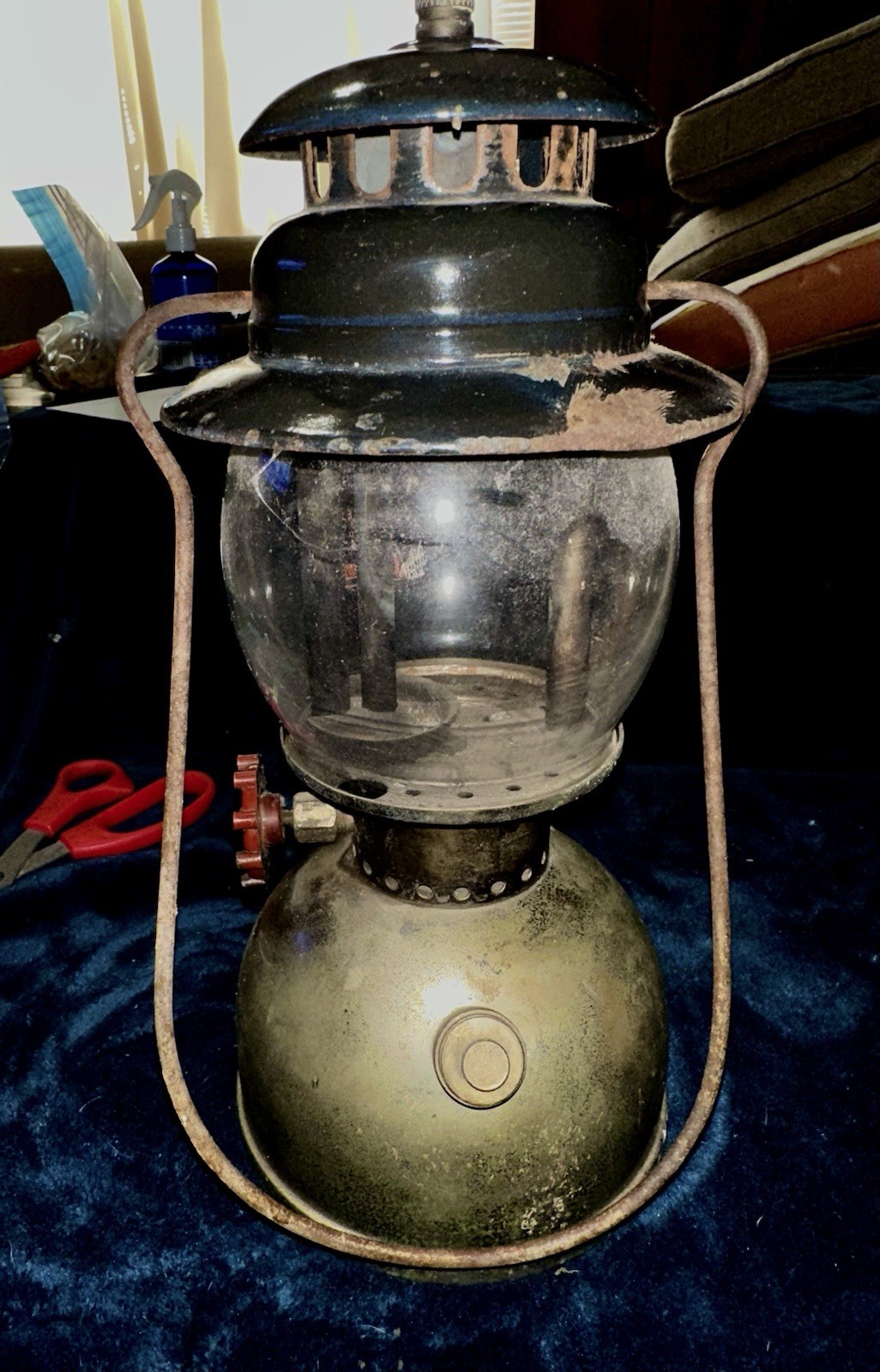 Austramax Model 2/300 Kerosene Pressure Lantern Made In Australia, Coleman Old