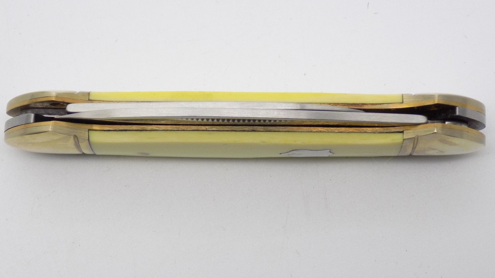 Rough Rider RR1067 Yellow Bone Trapper Canoe Pocket Knife Stainless Steel New