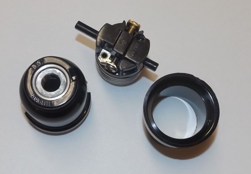 BLACK PLASTIC PUSH THRU LAMP SOCKET MEDIUM BASE E26 LAMP PART NEW 47672JB