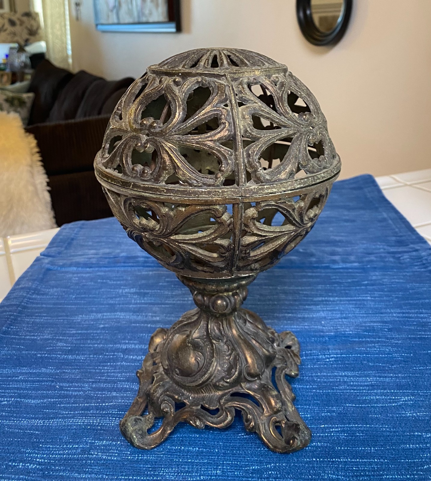 Vintage MCM Cast Metal Round Ball Globe Candle Lamp Holder Hollywood Regency 86B