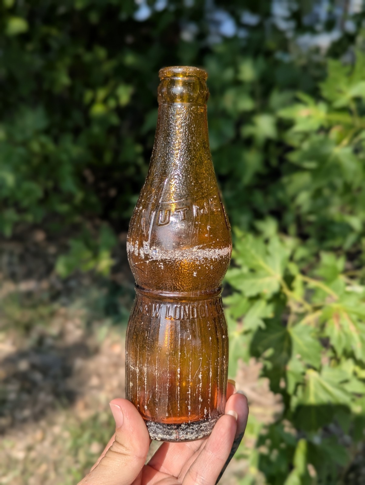 Vintage Amber Nutmeg Kola Soda Bottle New London Connecticut 6 1/2 Oz. Rare HTF
