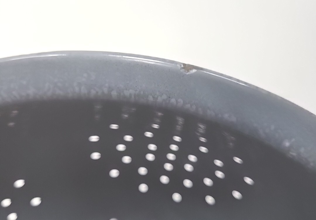Vintage Enamelware – Granitware Gray Colander 11.125” Dia x 4.75″ Tall