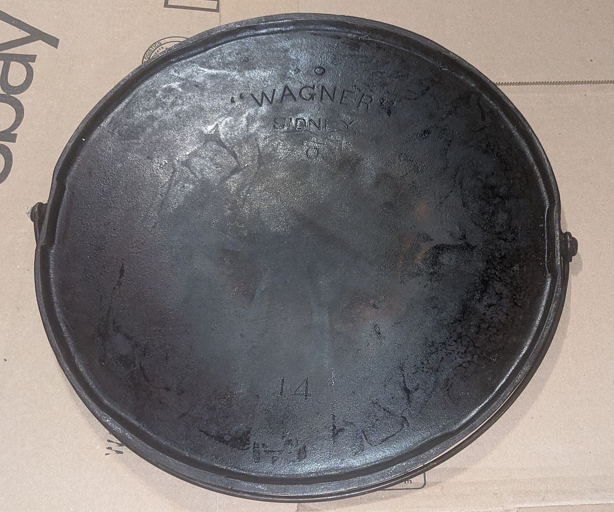 Vintage Wagner Sidney #14 Cast Iron Round Griddle w/ Bailed Handle