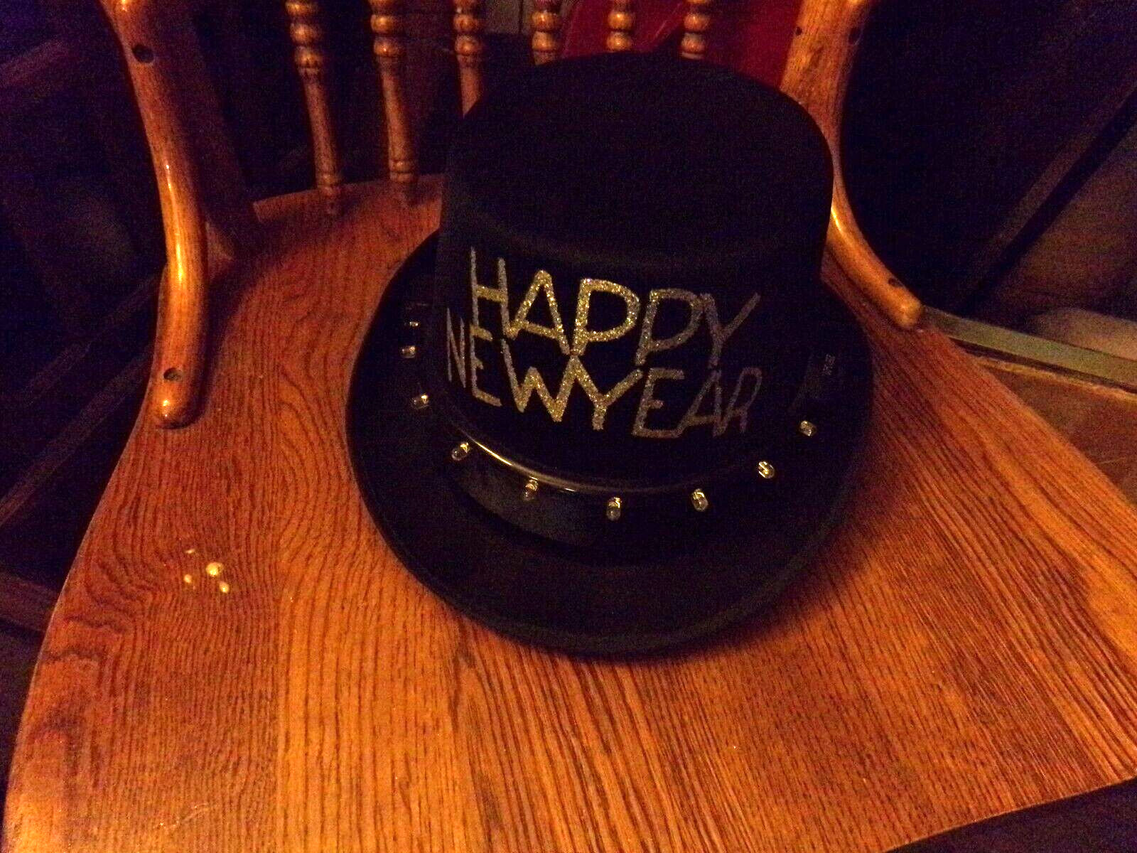 small adult Size BLACK PLASTIC NEW YEARS HAT W/LIGHTS SILVER LETTERS