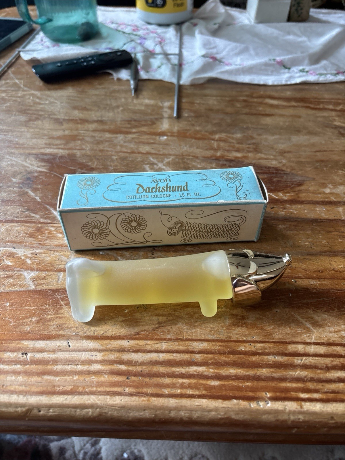 AVON Dachshund COTILLION COLOGNE Gold Frosted Bottle New With Box 1.5 Fl Oz