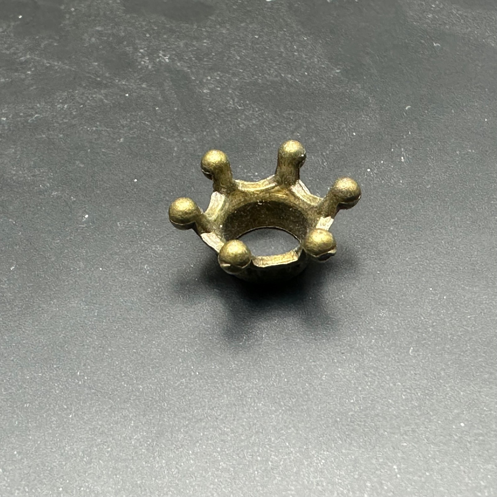 Metal crystal small ball base
