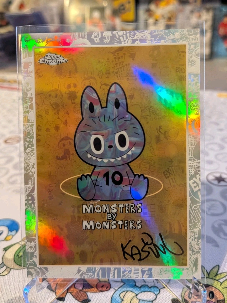 2025 Topps Chrome Labubu #4 Monsters by Monsters Kasing Lung AUTO Keychain & Box