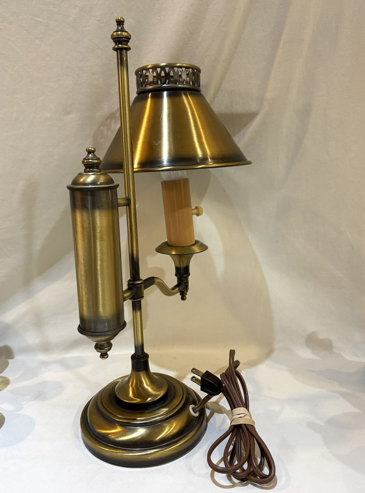 VTG Underwriters Laboratories Portable Student Brass Table Lamp